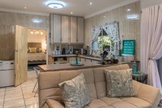 Gabbys Cottage Guesthouse - 2