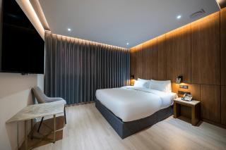 Brown Dot Hotel Pyeonghwa plaza - 1