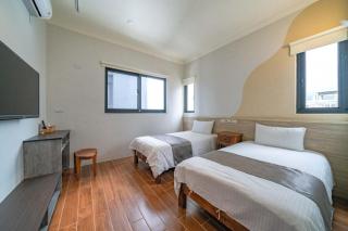 五葉松民宿-電梯民宿 近慈濟中小學及慈科大及人社院 - 1