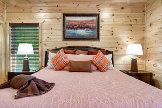 Mountain Retreat Game Room, BBQ, & Scenic Views - Sevierville - 8