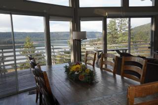 Best View - Spacious home with hot tub, game room, and 180 degree panoramic view of Big Bear Lake! - Fawnskin - 2