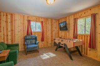 Big Bear Retreat - A charming mountain cabin with easy access to Big Bear's attractions! - 8
