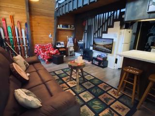 Bills Big Bear Bunkhouse - Beautiful home within a short drive to all Big Bear has to offer! - Big Bear City - 9