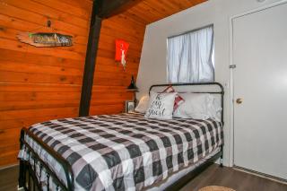 Bills Big Bear Bunkhouse - Beautiful home within a short drive to all Big Bear has to offer! - Big Bear City - 1