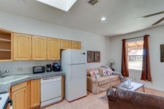 Eloy Retreat with Pool Access and Central AandC! - Eloy - 1