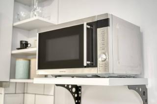 Cute Little Suite Apartment right at the Metro! - Atene - 6