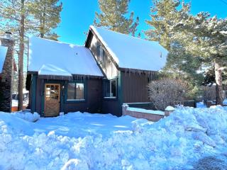Blue Lagoon - Classic Lakefront Cabin with Pool Table! - Big Bear Lake - 9