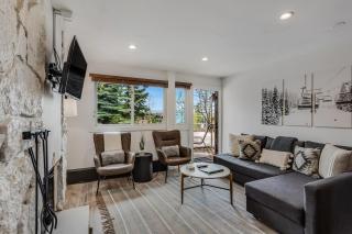 Laurelwood Condominiums 101 - 9