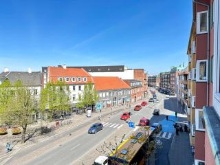 Beautiful Apartment In The Heart Of Aalborg - Aalborg - 2