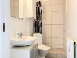 One Bedroom Apartment In Esbjerg, Nygrdsvej 49 - 3