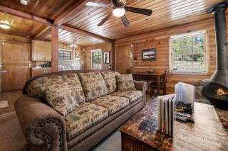 Highland Hideaway - Walk to lake and village! - Big Bear Lake - 5