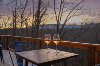 Mountain Retreat Game Room, BBQ, & Scenic Views - Sevierville - 7