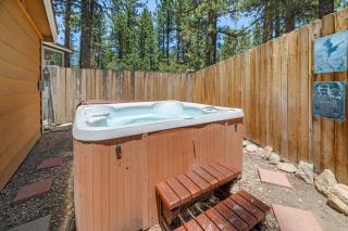 Catalina Retreat -Cozy mountain home in a tree filled neighborhood, plenty of games and a hot tub! - 6