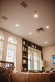 5-star Luxury Apartment - Atop the Seagle Building - Gainesville - 3