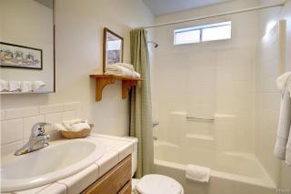 Karin's Cottage - Close to Bear Mountain and Snow Summit - Big Bear Lake - 2