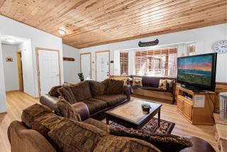 McWhinney The Pooh's Den - Everything you need for a memorable time with family! Pool Table! - Big Bear Lake - 6