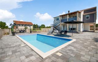 Amazing Home In Tinj With Kitchen - Tinj - 0