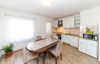 Amazing Apartment In Kastel Stari - Kastel Stari - 8