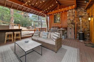 Louie Bear - Perfect cabin for families! It comes with a hot tub! - 0