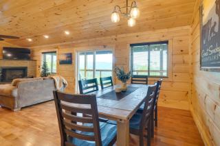 Gorgeous Gatlinburg Cabin Large Deck and Hot Tub! - Gatlinburg - 4