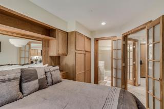 Laurelwood Condominiums 203 - 2