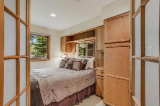 Laurelwood Condominiums 203 - 1