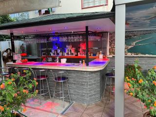 Cleopatra King Apart - 1