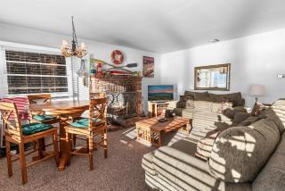 Lakefront Retreat - Lakefront cabin near Holloways Marina - 0