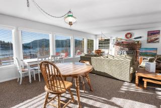 Lakefront Retreat - Lakefront cabin near Holloways Marina - 3