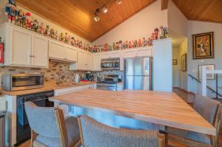 Lakefront Viking Oasis - Beautiful Viking Estates condo complex on the lake! - Big Bear Lake - 8