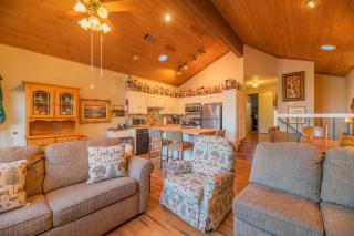 Lakefront Viking Oasis - Beautiful Viking Estates condo complex on the lake! - 7