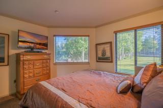 Lakefront Viking Oasis - Beautiful Viking Estates condo complex on the lake! - Big Bear Lake - 2