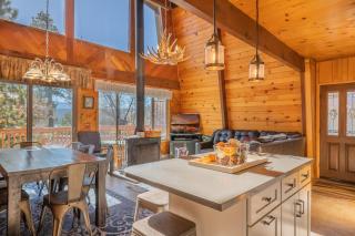 Fawnskin Family Cabin - Nicely decorated cabin with a lake view and a Foosball Table! - Fawnskin - 0