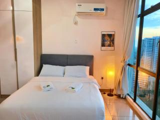 Small family 3 pax studio high floor Palazio Apartment Taman Mount Austin by GDRAGON HomeStay - Johor Bahru - 3