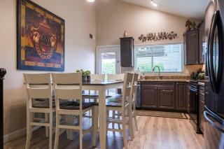 Cozy Quiet two story home pool outdoor entertaining bbq - Chandler - 3