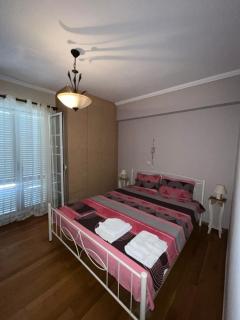 Moiras Central Apartment - 1