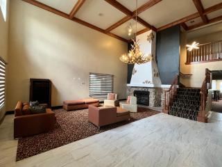 Grandstay Hotel & Suites - Waunakee - 2