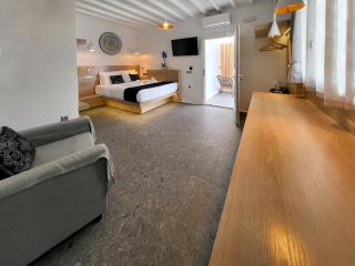 Mykonos Double Luxury Mini Suites-With External Hot spa Adults only - Ano Mera - 3