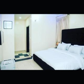 BTT Homes and Suites - 8