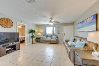 Dog-Friendly Home with Yard about 6 Miles to the Beach! - Sarasota - 3