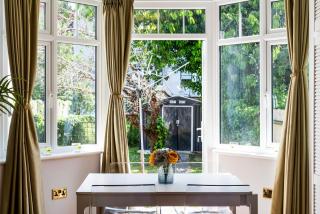 Lovely garden apartment in Wimbledon Town Centre with private parking by Wimbledon Holiday Lets - Londra - 8