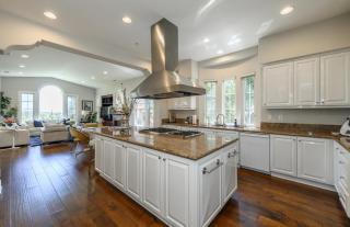 Escape to Luxury Newport Coast Pelican Gated Home - Newport Beach - 2