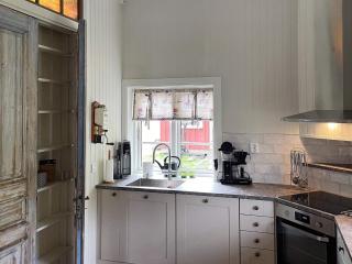4 person holiday home in ALLINGSÅS, SVERIGE - 1