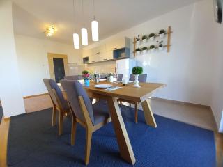 Apartments Villa Ornamenta - 5min to beach - free parking - Kaštela - 5