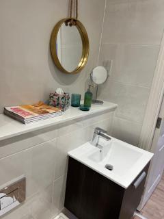 Sweet Swan House - Rickmansworth - 2