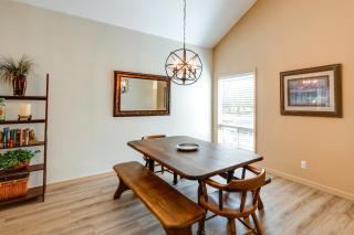 6 Mi to Downtown Flagstaff Townhome with Deck - 4