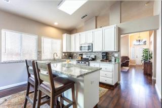 Cozy Home in the Heart of Elk Grove - Elk Grove - 7