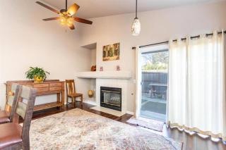 Cozy Home in the Heart of Elk Grove - Elk Grove - 5