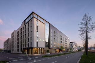 Radisson Hotel & Suites Zurich - 7