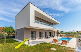 Stunning Home In Fazana With Wifi - Valbandon - 4